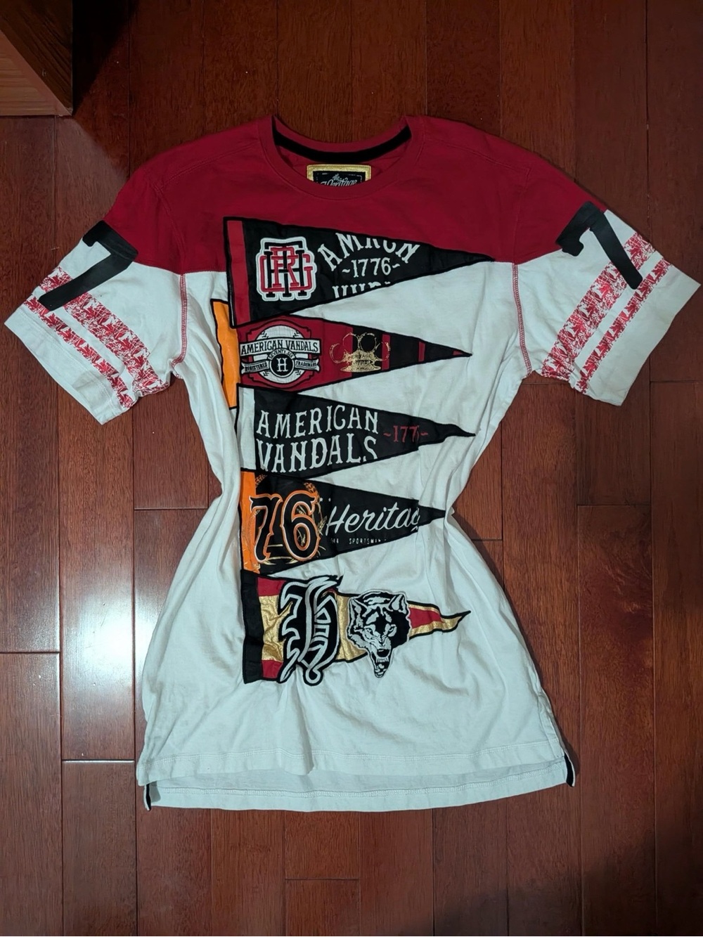 Heritage America 76 XL Varsity Pennant Graphic T-Shirt